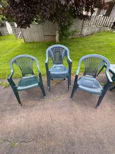 6 resin patio chairs and tables. Pickup in Cornwall. $10 each.