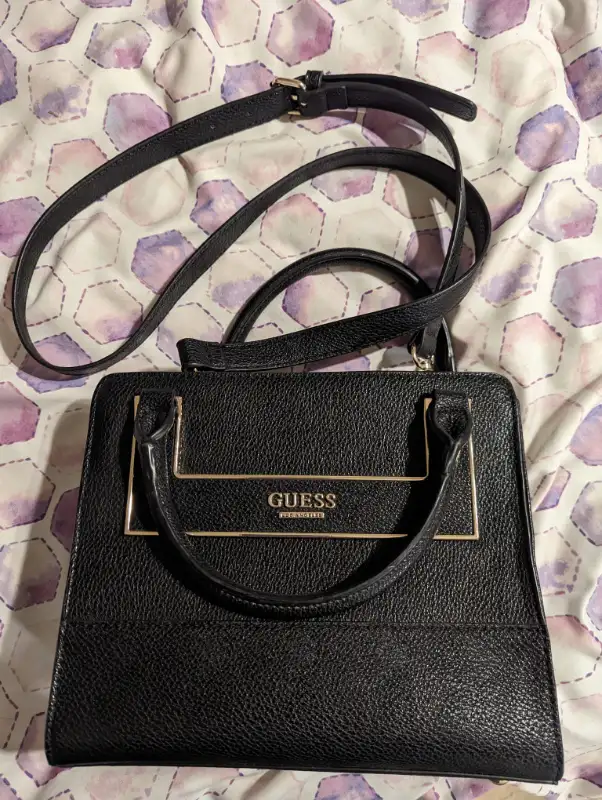 Like NEW Black Guess Ladies Bag Purse w/ handles and strap