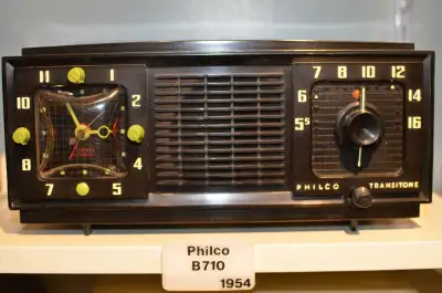 PHILCO B710 CLOCK RADIO, View more
