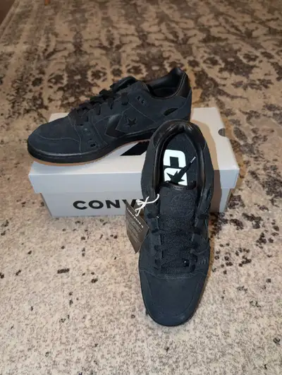 CONVERSE MEN'S SHOES SIZE 9, View more