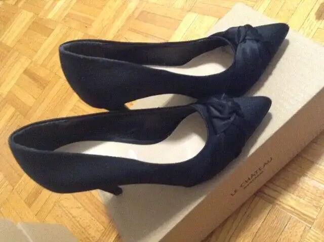 Le chateau shoes size 6 and 7 in Women's - Shoes in Oakville / Halton Region - Image 4