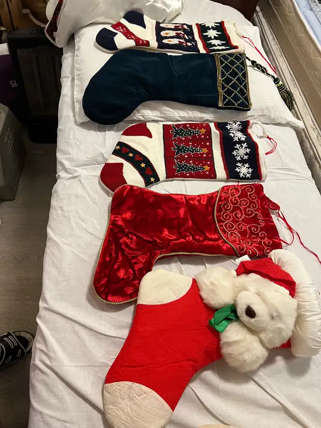 Almost new Christmas table clothes, ornaments tree mat, socks  in Home Décor & Accents in City of Toronto - Image 10