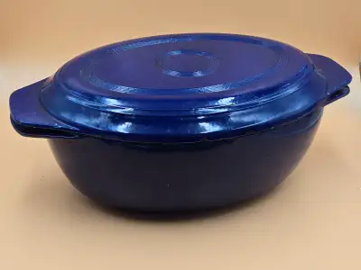 La Campagne Oval Enamelled Cast Iron Casserole Dish / Dutch Oven, View more