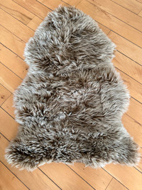 Sheepskin rug 103 X 70 cm