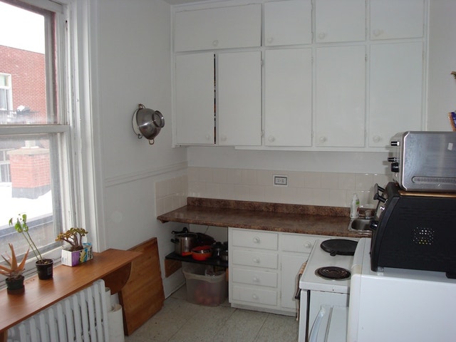 Grande chambre meublée et calme pour personne non-fumeuse. — photo 3