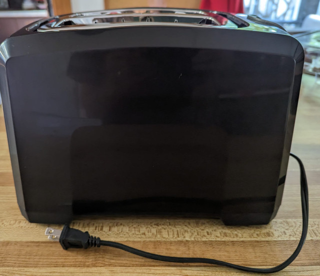 Brand New Black & Decker 2 slice extra wide slot toaster Toasters