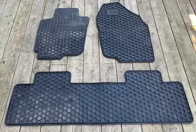 Specifically designed to be used in 2013 - 2018 RAV4 models 3 pieces - front and rear mats In excell...