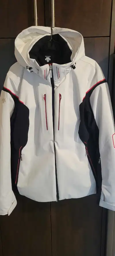 Womens Descente Ski Jacket, View more