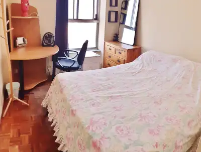 LOCATION: Heart of Toronto! 10 Minute walk to Yorkville--Bay/Bloor--U of Toronto 20 Mins to Eaton Ce...