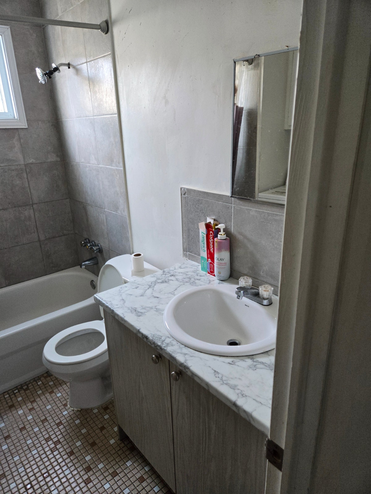 Grand 4 1/2 meublé à 1550$ à Longueuil — photo 2