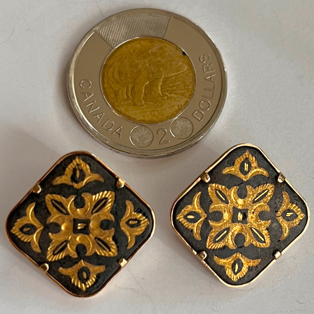 Vintage MCM Damascene Clip on Earrings in Jewellery & Watches in City of Toronto - Image 2