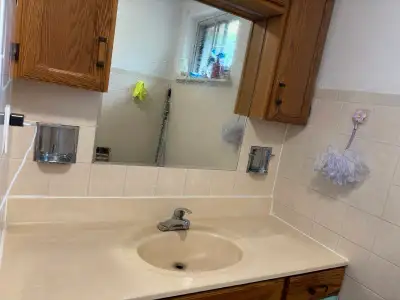 FRNSHD UPPER FLR RM shrt term rentals