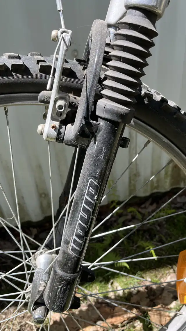 Vélo de montagne - Devinci et Miele - femme 26po in Mountain in Sherbrooke - Image 11