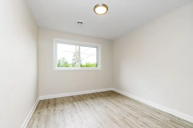 4 Bedroom and 2 Bathroom near Carleton University! in Room Rentals & Roommates in Ottawa - Image 6