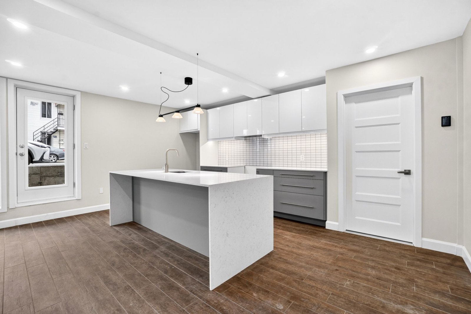 630 1re Avenue — photo 3