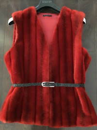 SISLEY Dark ruby red/black faux fur vest size S