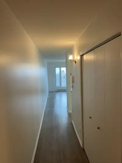 4½, troisième étage, dispo 1 octobre 2026, $1250, Charlesbourg, près de parc Montagnes des Roches, n...