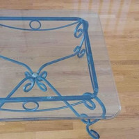 Table en verre avec base en fer forgé 36''x 36''