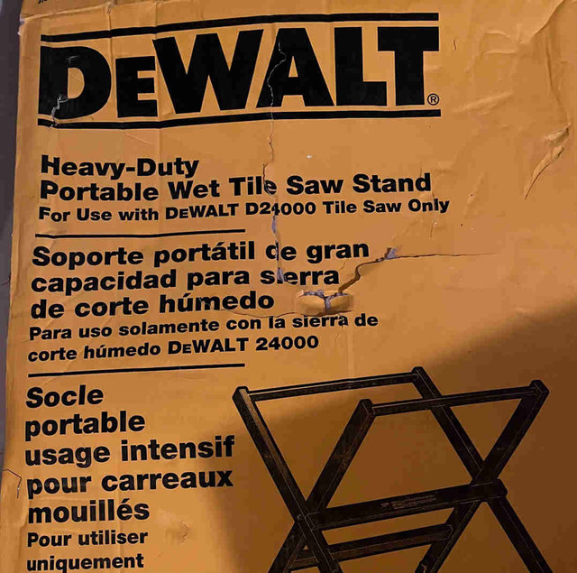 DEWALT Heavy duty portable wet tile saw stand in Floors & Walls in Calgary