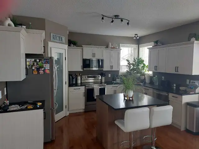 Fully Furnished Basement Suite for Rent - April