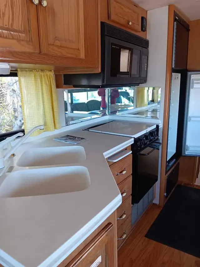 class A, Allegro Bus in RVs & Motorhomes in Bridgewater - Image 5