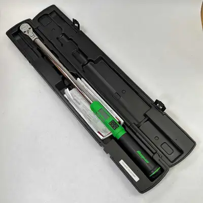 Comes with original snapon case has been used less than 5 times clean in case ready to go. Open to r...
