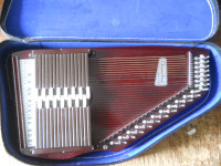 Tokai Gakki Chroma Harp Autoharp