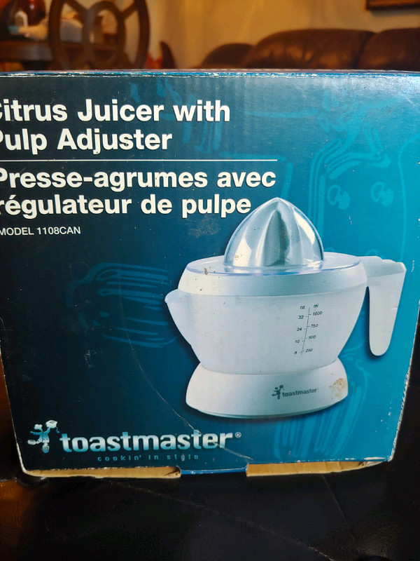 Toastmaster juicer with Pulp adjuster in Processors, Blenders & Juicers in Windsor Region - Image 2