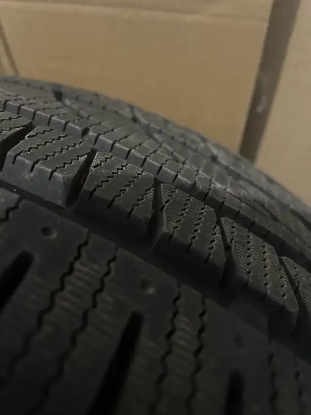 17-inch Winter Tires (comes with rims) 225/50R17 in Tires & Rims in Ottawa - Image 4