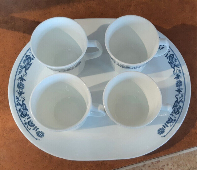 Vintage Corelle/Corning Blue Onion platter + 4 coffee mugs in Kitchen & Dining Wares in Kamloops - Image 2