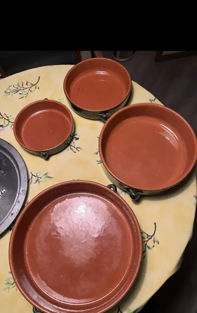 Plats en terre cuite de Provence, View more