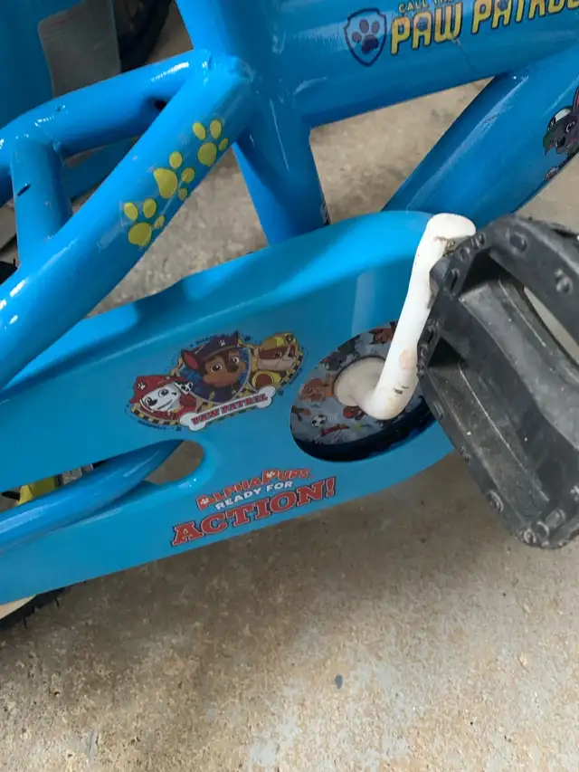 12” kids bike with training wheels  in Kids in London - Image 6