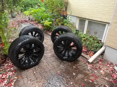 Good condition, some curb rash 6 mm of tread left Nokian Hakkapeliitta R3 Nordic winter Fitted with...