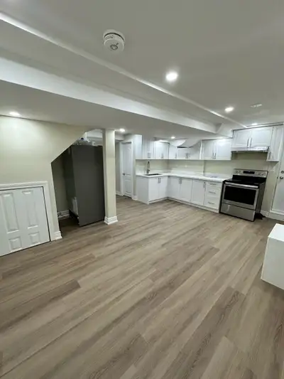 This bright and modern 1-bedroom, 1-bathroom basement apartment features 650 sqft of living space wi...