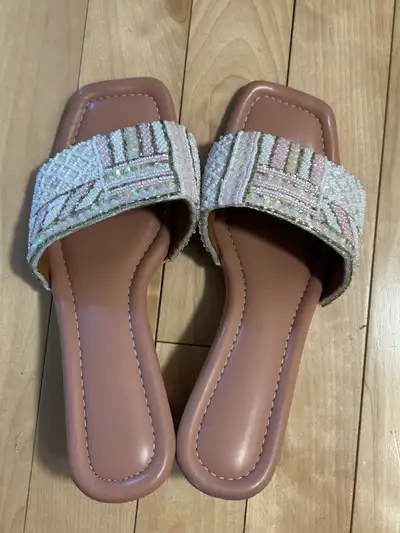 Women’s Juttis / Slippers / Shoes, View more