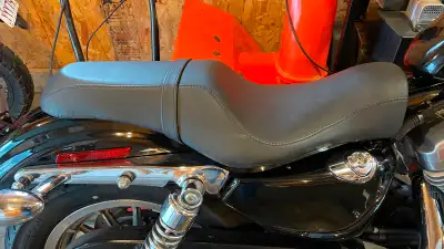 2007 Harley Davidson Sportster Custom low seat