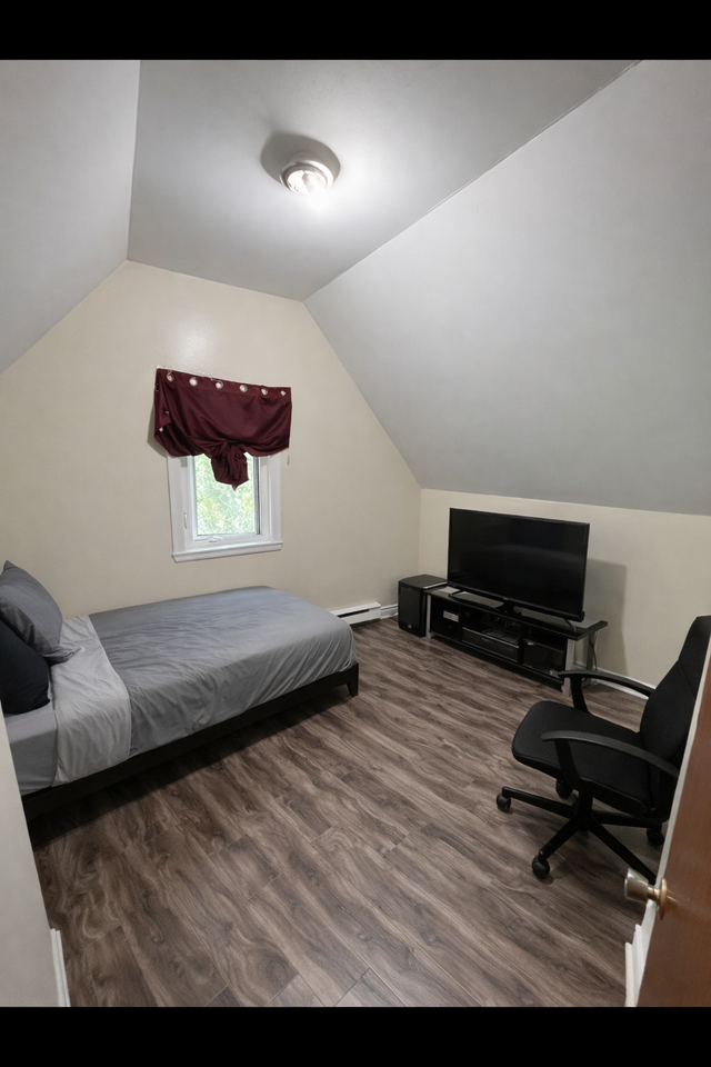 3- Bedroom, 1-Bathroom Complex for Summer Sublet in Short Term Rentals in City of Halifax - Image 10
