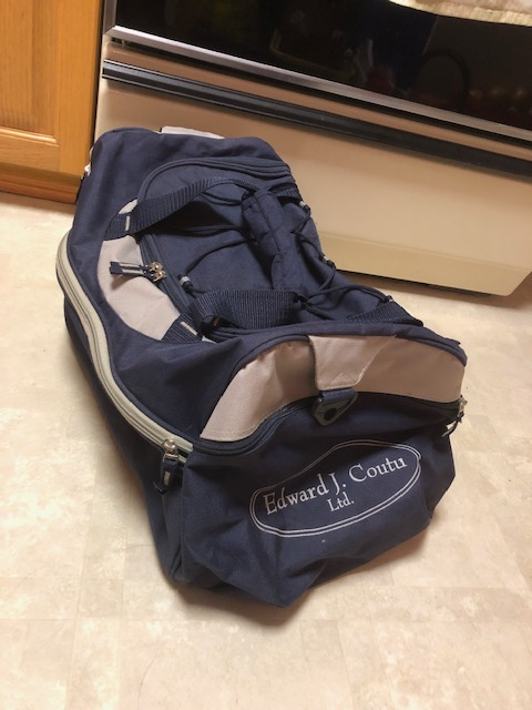 Navy / Grey Gym Bag $20 in Other in Winnipeg - Image 3