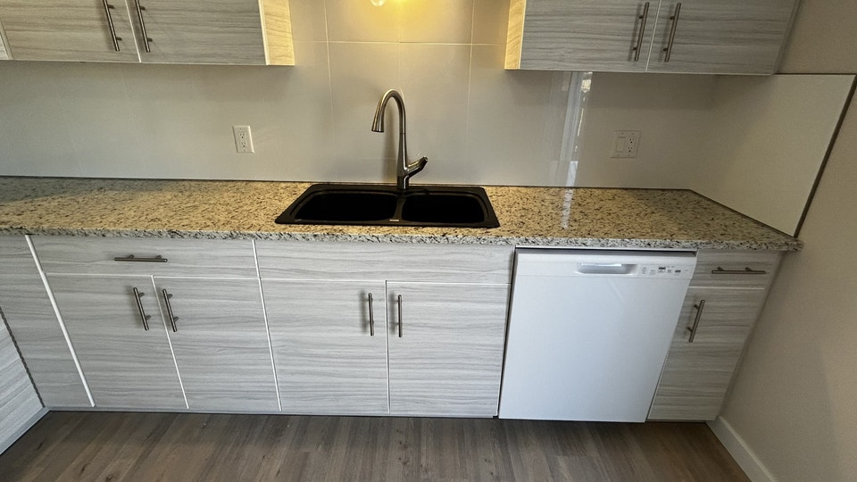 Silverwood Hts. Duplex, 306-880-7838 www.gsl.ca 2