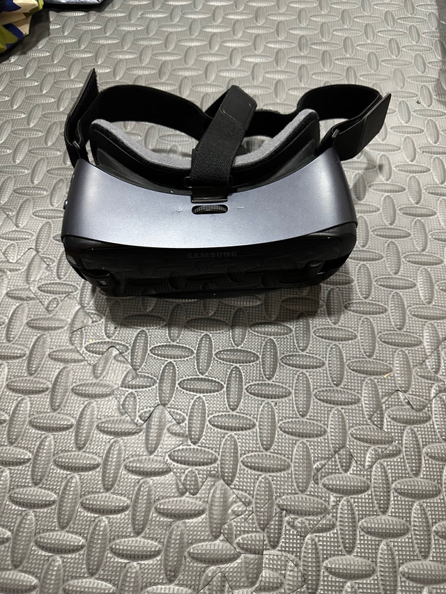 Samsung VR headset in General Electronics in Mississauga / Peel Region - Image 2