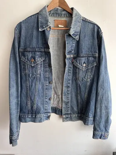 Vintage Levi's made in USA trucker jacket type III men's 80s, View more