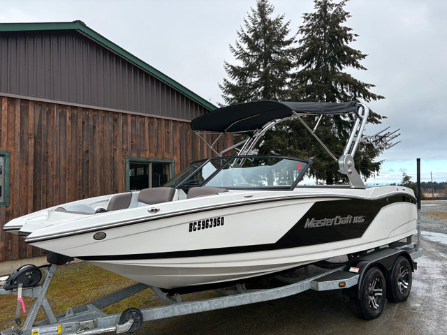 2018 Mastercraft NXT 20 in Powerboats & Motorboats in Campbell River - Image 2
