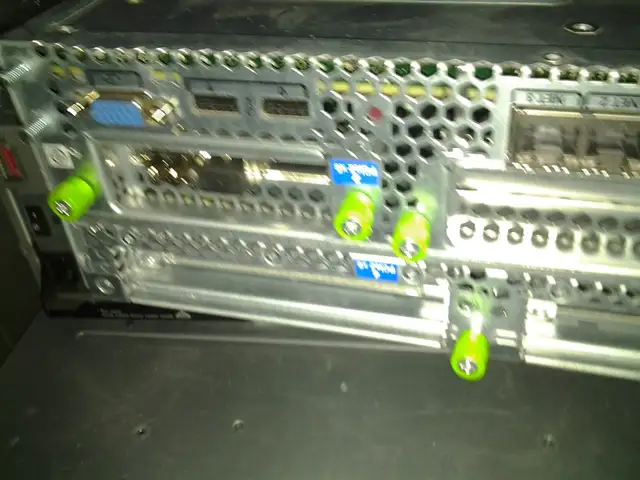 SUN ORACLE SPARC T4-1 8 core server 200+ hd dell lenovo servers in Other in City of Montréal - Image 9
