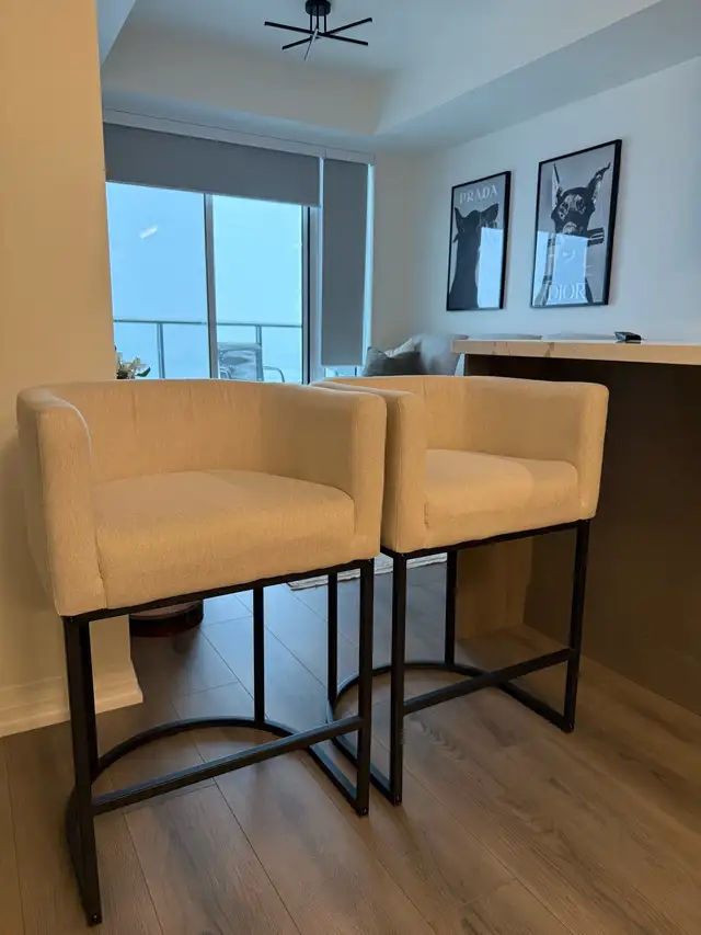 Bar Stools in Chairs & Recliners in Markham / York Region - Image 5