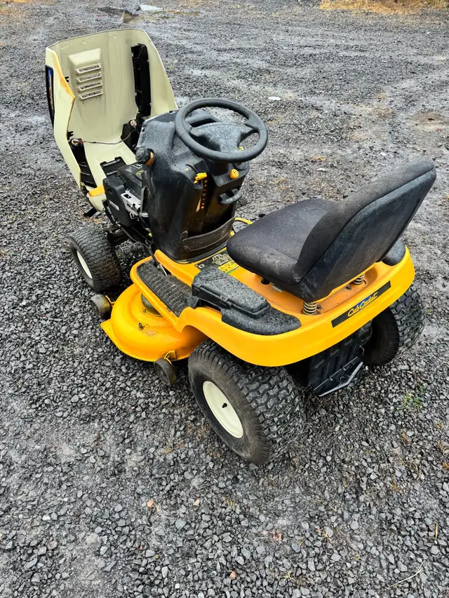 tracteur a gazon cub cadet LTx1142 hydrostatique in Lawnmowers & Leaf Blowers in Trois-Rivières - Image 7