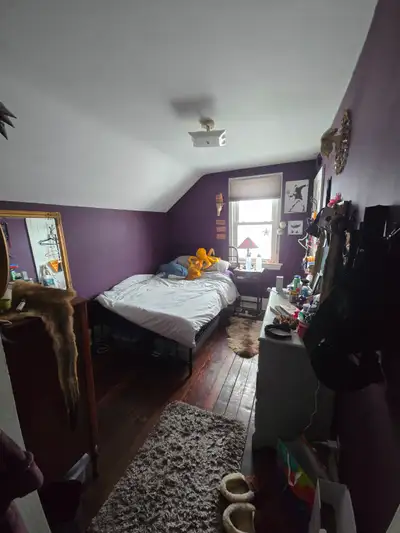 Subleting my Room from Mid March to Mid September! Female tenants prefered. $1100 + Utilities Locate...