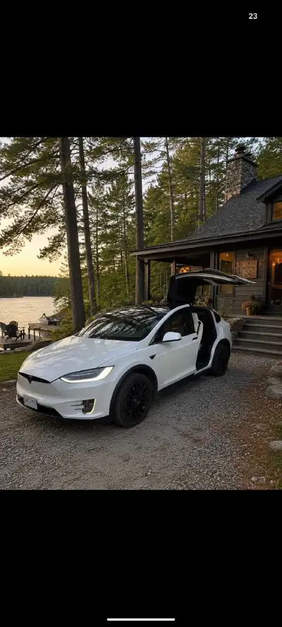Selling my 2017 Tesla Model X 75D in beautiful Pearl White Multi-Coat with a white premium interior....