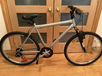 VÉLO DE MONTAGNE TRIUMPH 26 PO., View more