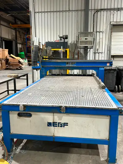 Toupie a contrôle numérique Marque EBF Modèle 510 Table 5` x 10` Vacuum de marque Busch refait a neu...
