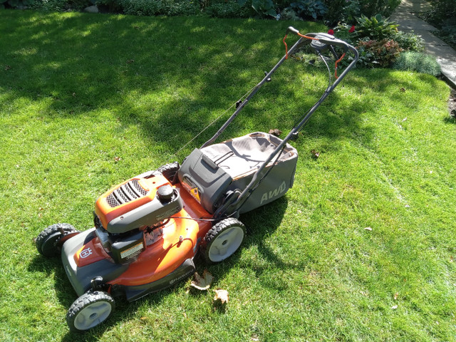 Husqvarna AWD Selfpropelled in Lawnmowers & Leaf Blowers in City of Toronto - Image 2